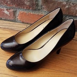 Nine & Co Brown Metallic Pumps
